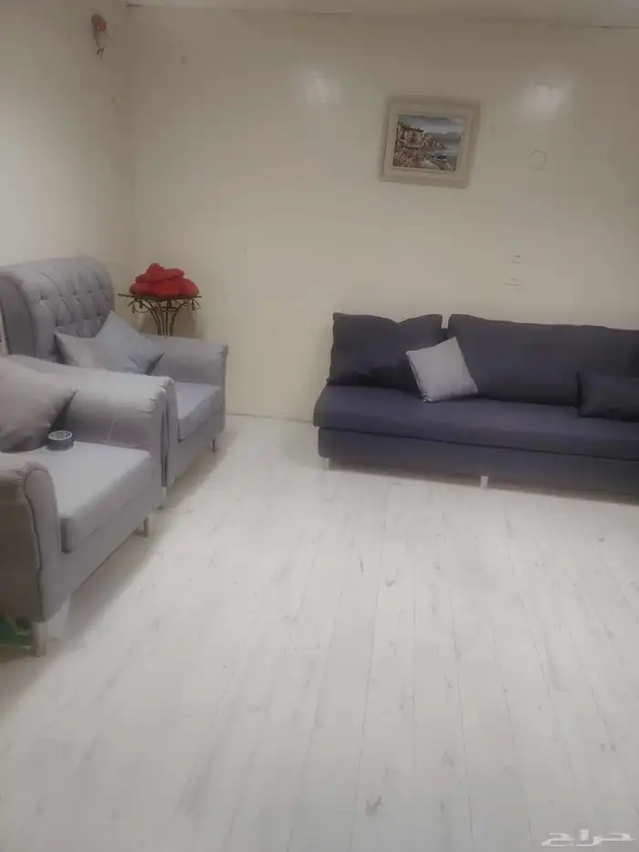 طقم كنب ممتاز شبه جديد استعمال ثلاث شهور فقط سعره 600 1