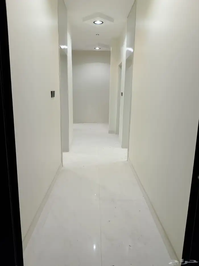 للبيع شقه دوبلكس حي بدر بالدمام مخطط 91 جديده 6 غرف وصاله 8