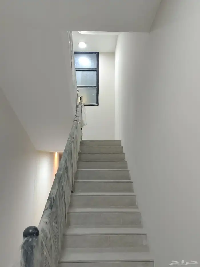 للبيع شقه دوبلكس حي بدر بالدمام مخطط 91 جديده 6 غرف وصاله 6