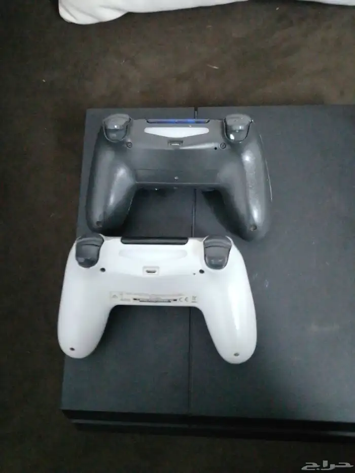 سوني فور مع يدين وشريط وجميع الملحقات 2