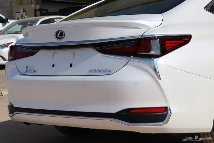 لكزس es 300 ممشى 15 كيلو فقط هايبرد 6