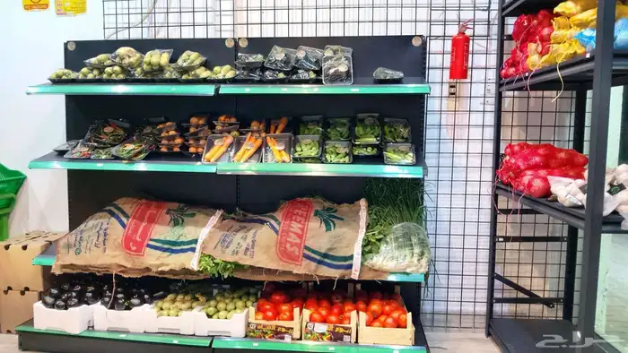 للتقبيل محل خضار وفواكه في تبوك 4