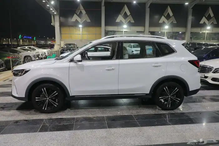 ام جي RX5 موديل 2023 جديد 6