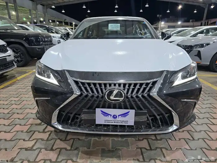 لكزس e250. 2025. متاح كاش وتقسيط 0