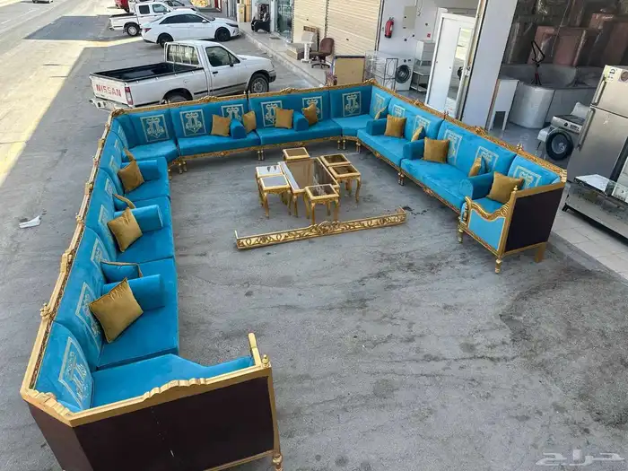 مجلس اخو الجديد يشمل الطاولات والستارة شامل التوصيل 2