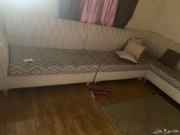 كنب غرفه 4في4ومدخل ودولاب صغير وكنب اخر 1