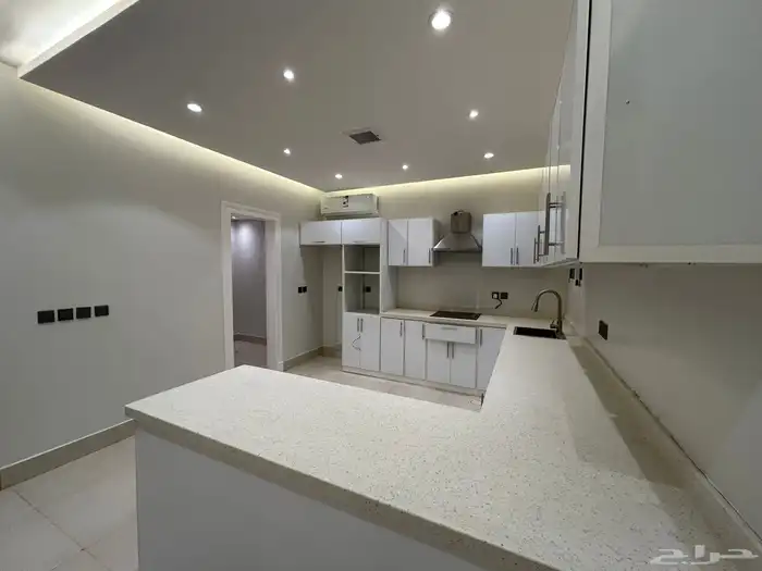 شقة جديدة للإيجار في عمارة .. الرياض حي القيروان 4