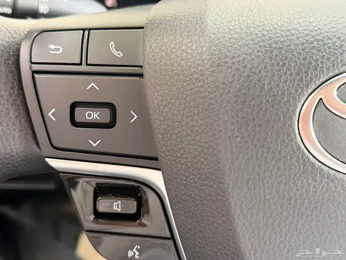 كامري 2025 E استاندر سعودي ابيض اسود تيتانيوم كحلي 9