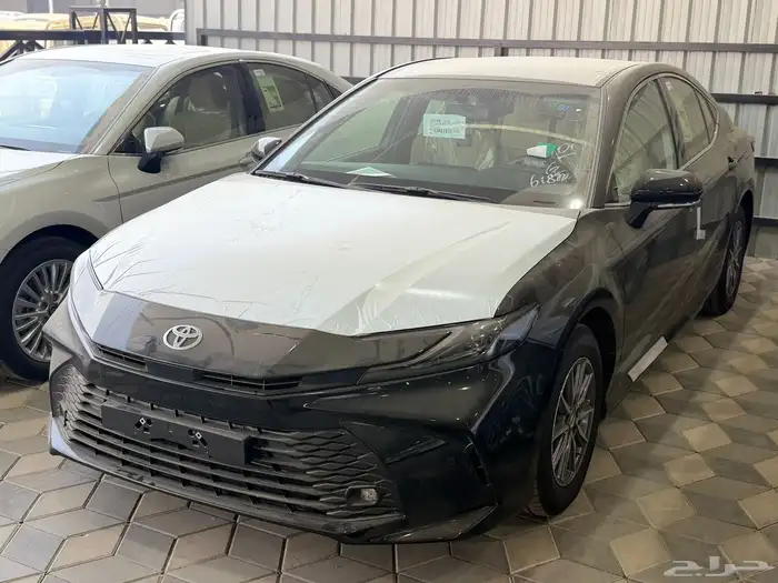 كامري 2025 E استاندر سعودي ابيض اسود تيتانيوم كحلي 0