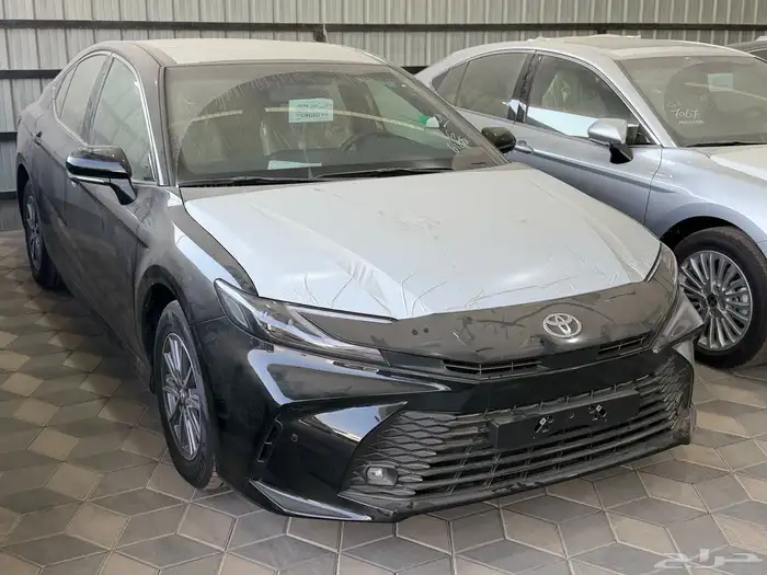 كامري 2025 E استاندر سعودي ابيض اسود تيتانيوم كحلي 1