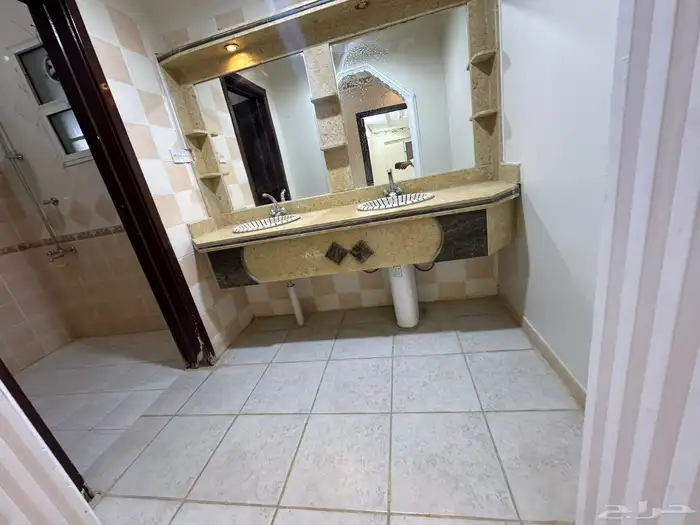 للإيجار دور ارضي الرياض حي الخليج 2