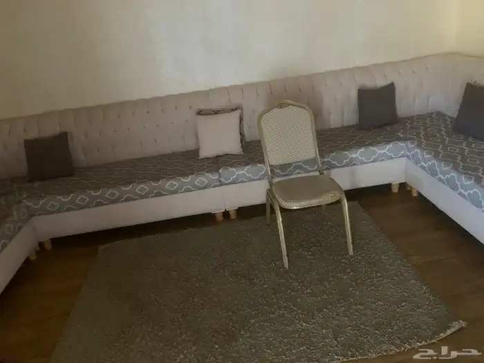 كنب غرفه 4في4ومدخل ودولاب صغير وكنب اخر 0