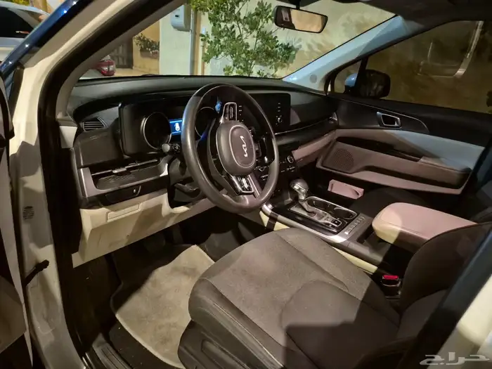 كيا كرنفال 4