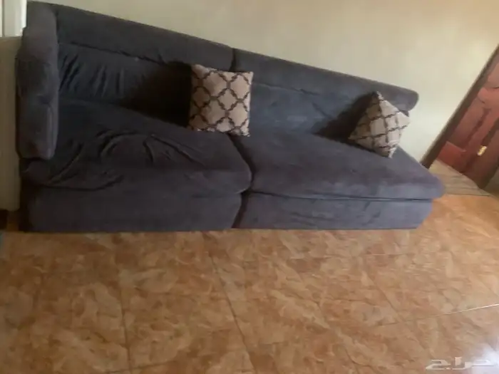 كنب غرفه 4في4ومدخل ودولاب صغير وكنب اخر 4