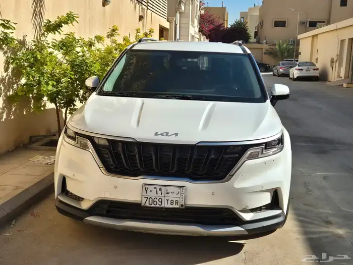 كيا كرنفال 1