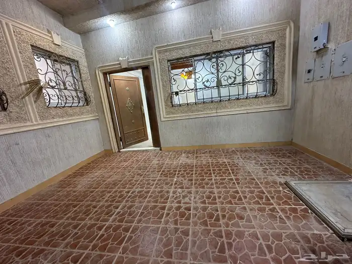 للإيجار دور ارضي الرياض حي الخليج 1