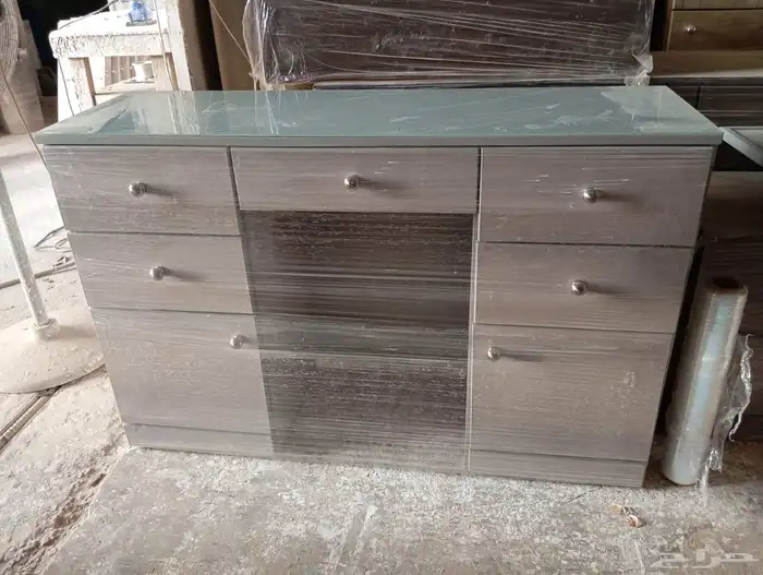 سرير   خزانة   تسريحة   بطانية   وسادة   للبيع 0