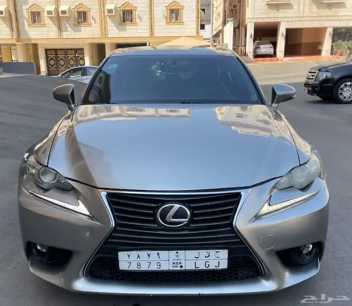 لكزس 2015 IS350 سعودي 4