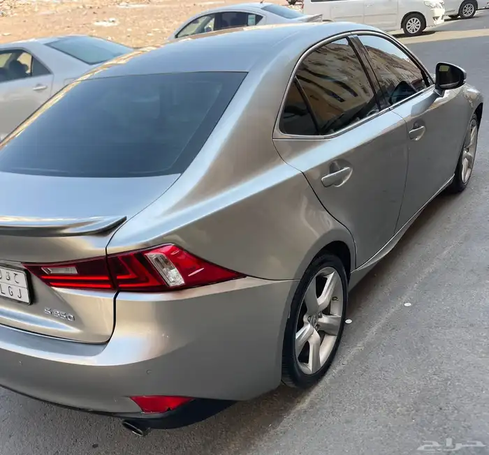 لكزس 2015 IS350 سعودي 7
