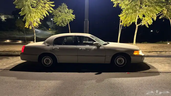 لينكون تاون كار 2006 نظيف للبيع او البدل المناسب 3