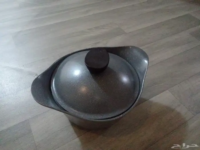 قدر جديد ماله شهر عندي ينفع للطبخ لجميع الاشياء بحجم ممتاز 0