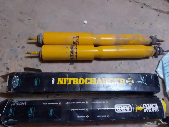 يايات اولدمان ومساعديات اثنين قدام مع مساعدي الدركسون 0