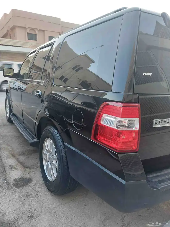 للبيع فورد اكسبدشن 2013 بدون دبل نظيف جدا 5