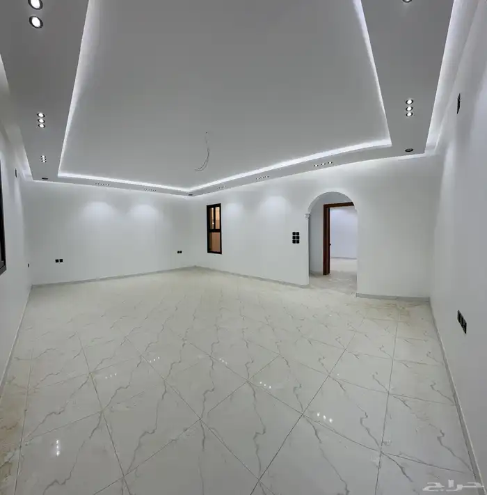 للبيع دور في الروضة على شارعين جنوبي شرقي 14