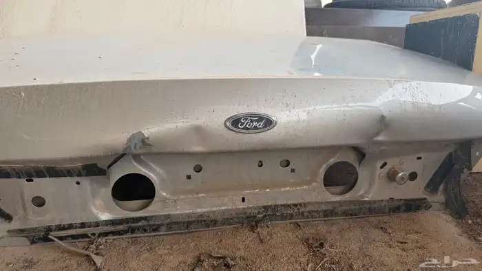 للبيع دبة فورد و عاكس الشنطة 1