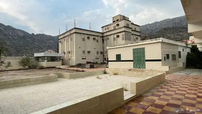 موقع بالكامل للبيع 5