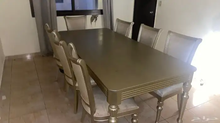 طاولة طعام معاها 7 كراسي 4