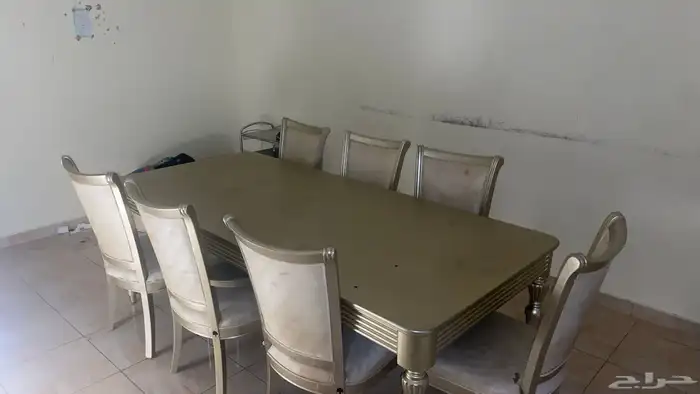 طاولة طعام معاها 7 كراسي 3