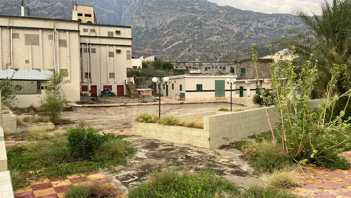 موقع بالكامل للبيع 6