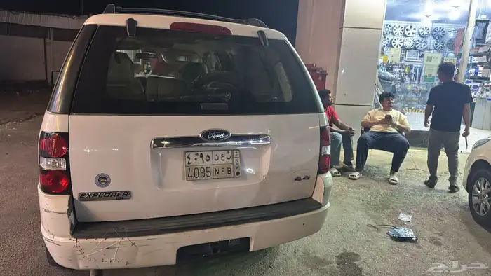 سيارة اكسبلورر موديل 2010 للبيع 9