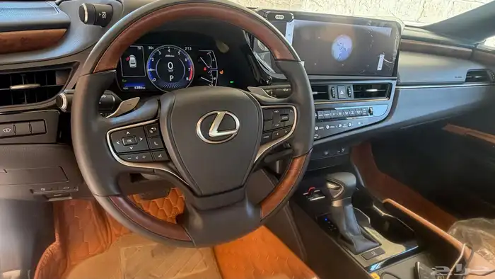 لكززس 2025ماشي 6300 كيلو فقط وكالة 2