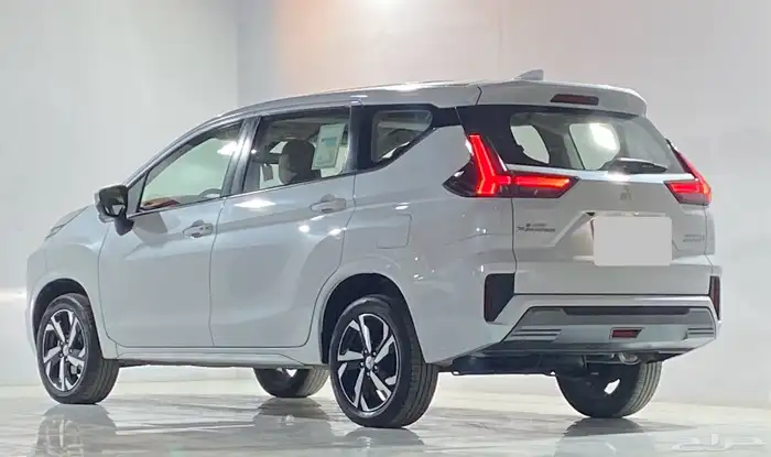 متسوبيشي اكس باندر 2024 10