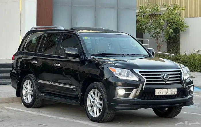 لكزس LX570 2015 (بحالة ممتازة) 3