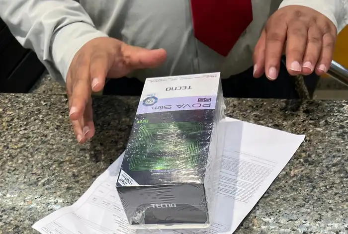 Tecno Pova Slim 5G أبيض   شبه جديد 6 أيام   ضمانين 5