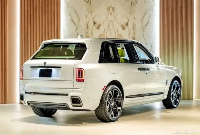 2025 Rolls-Royce Cullinan Black Badge 4