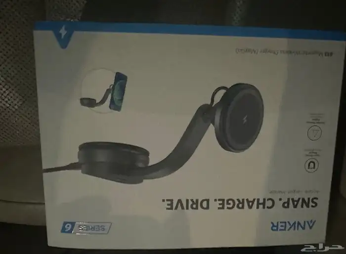 شاحن سيارة لاسلكي مغناطيسي MagGO من انكر 1