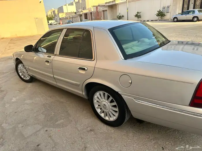 فورد قراند ماركيز 2008 نظيف 10