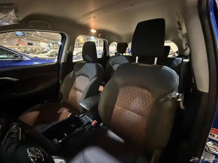 تويوتا أوربان كروزر 2023 (( بحالة ممتازة )) 15