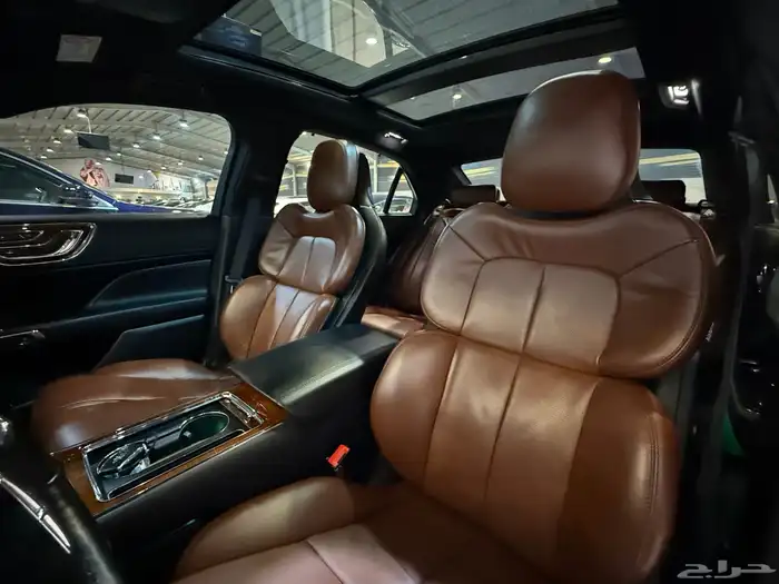 لينكولن كونتيننتال 2017 (( بحالة ممتازة )) 10