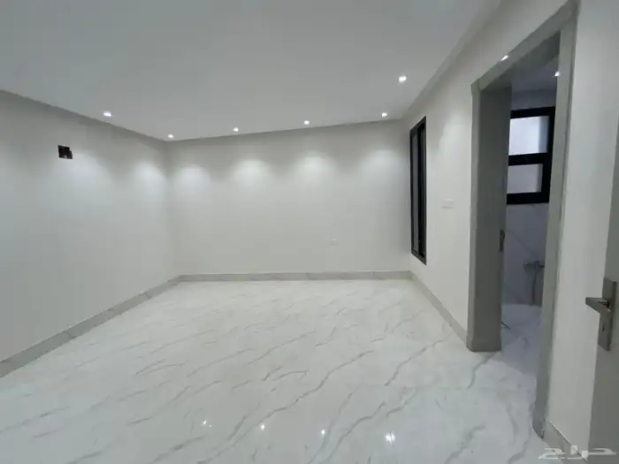 للبيع دور في فيلا حي نهضه 127م 6