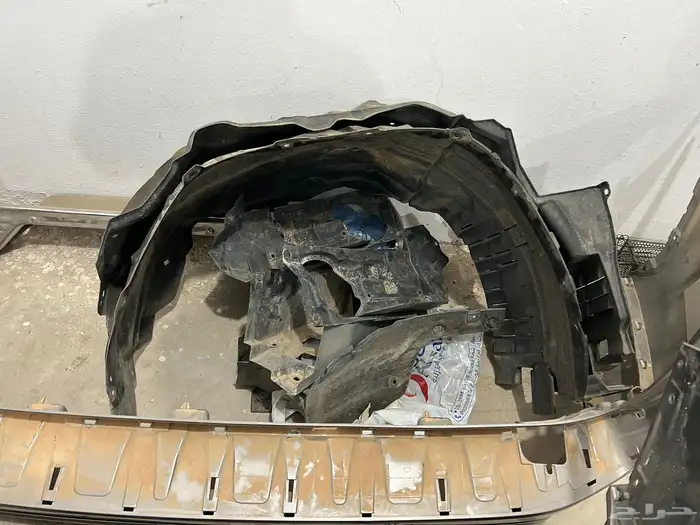 بطانه وصدام قصير لاندكروزر 2023 3