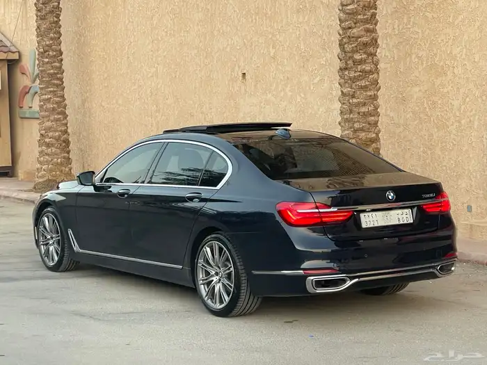 بي ام دبليو Li730 - 2019 فل كامل بحالة الوكالة 9