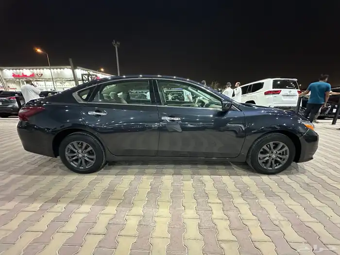نيسان التيما موديل 2018 نظيف 3
