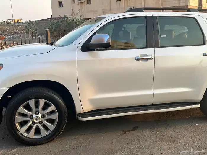 تويوتا اسكويا 2013 ابيض ليمتد دبل فل كامل اعلى مواصفات 1