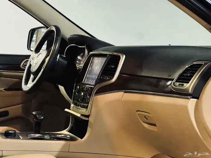 شيروكي لميتيد 2015 بحاله ممتازه V8 11