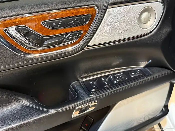 لينكولن كونتيننتال 2017 (( بحالة ممتازة )) 17